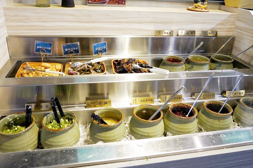 上善若水海鮮鍋物｜升級2.0自助區吃到飽！鱈場蟹腳比50元還大！超霸氣火雞佛好狂 @艾瑪  吃喝玩樂札記