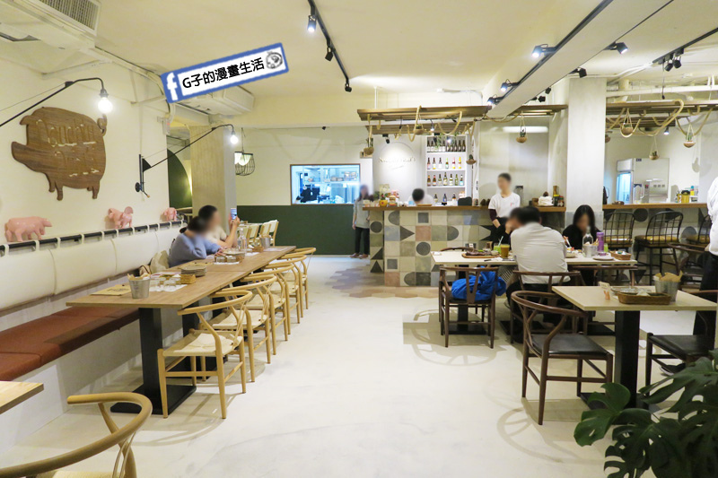 東區豬肋排.峇厘島著名老店-刁廚.紐利 Naughty Nuri's Taiwan 東區216巷 忠孝敦化站