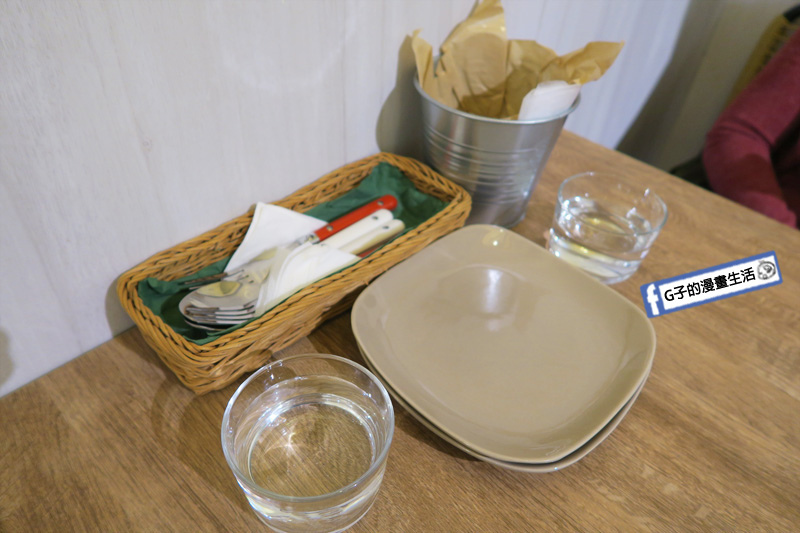 東區豬肋排.峇厘島著名老店-刁廚.紐利 Naughty Nuri's Taiwan 東區216巷 忠孝敦化站