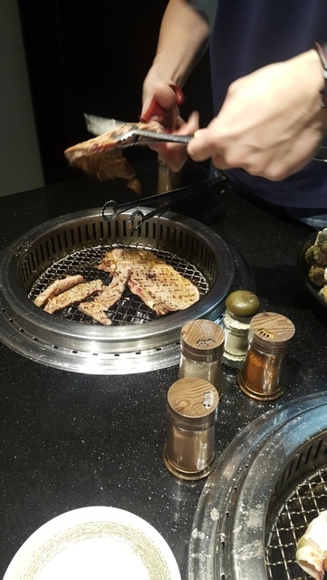 【內湖。帝一帝王蟹』頂級北海道帝王蟹燒烤吃到飽 / 桌邊專人燒烤 頂級活跳跳海鮮新鮮送上桌