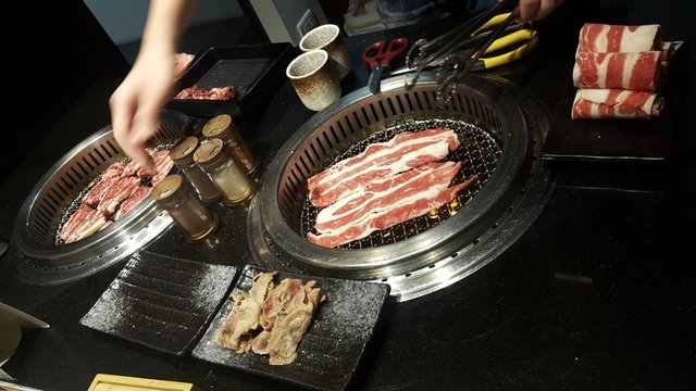 【內湖。帝一帝王蟹』頂級北海道帝王蟹燒烤吃到飽 / 桌邊專人燒烤 頂級活跳跳海鮮新鮮送上桌