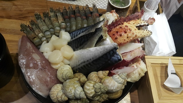 【內湖。帝一帝王蟹』頂級北海道帝王蟹燒烤吃到飽 / 桌邊專人燒烤 頂級活跳跳海鮮新鮮送上桌