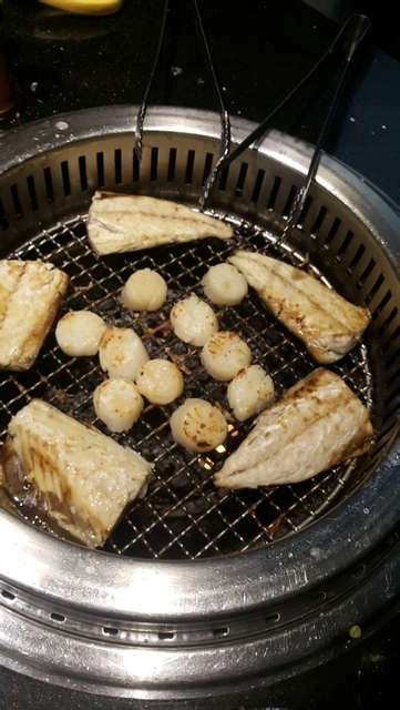 【內湖。帝一帝王蟹』頂級北海道帝王蟹燒烤吃到飽 / 桌邊專人燒烤 頂級活跳跳海鮮新鮮送上桌