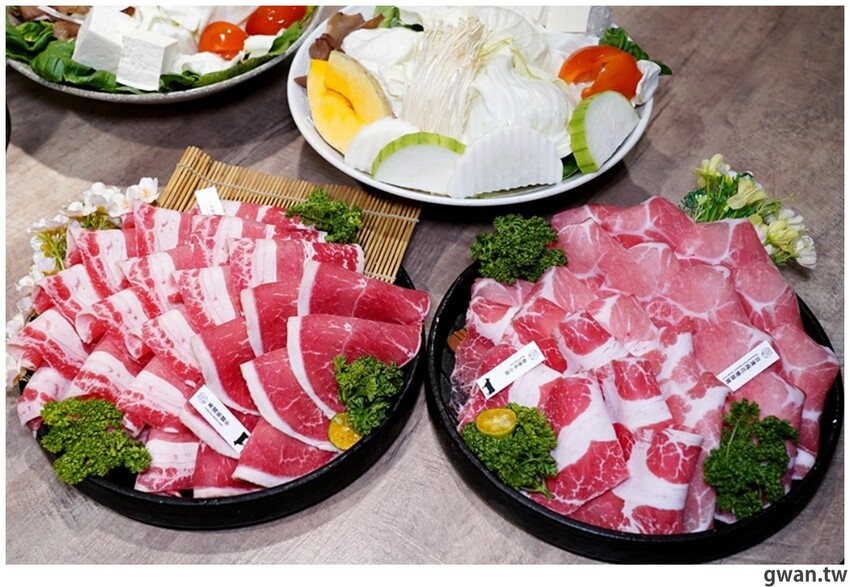 比必勝客更有梗！台中火鍋店居然推出冰塊火鍋，你阿爸在後面有點火ＸＤ