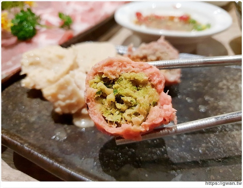 快約豬朋友來吃鍋，台中超狂點火鍋送龍蝦，屬『豬』的再加碼一盤嫩豚豬！！