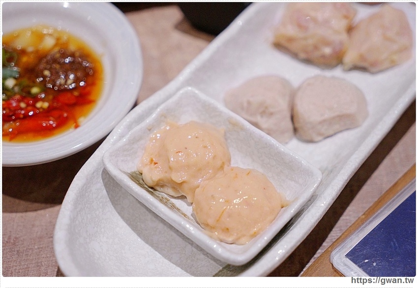 快約豬朋友來吃鍋，台中超狂點火鍋送龍蝦，屬『豬』的再加碼一盤嫩豚豬！！