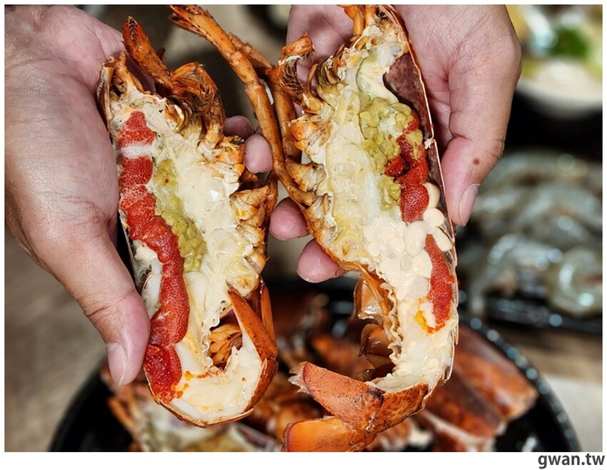 比必勝客更有梗！台中火鍋店居然推出冰塊火鍋，你阿爸在後面有點火ＸＤ