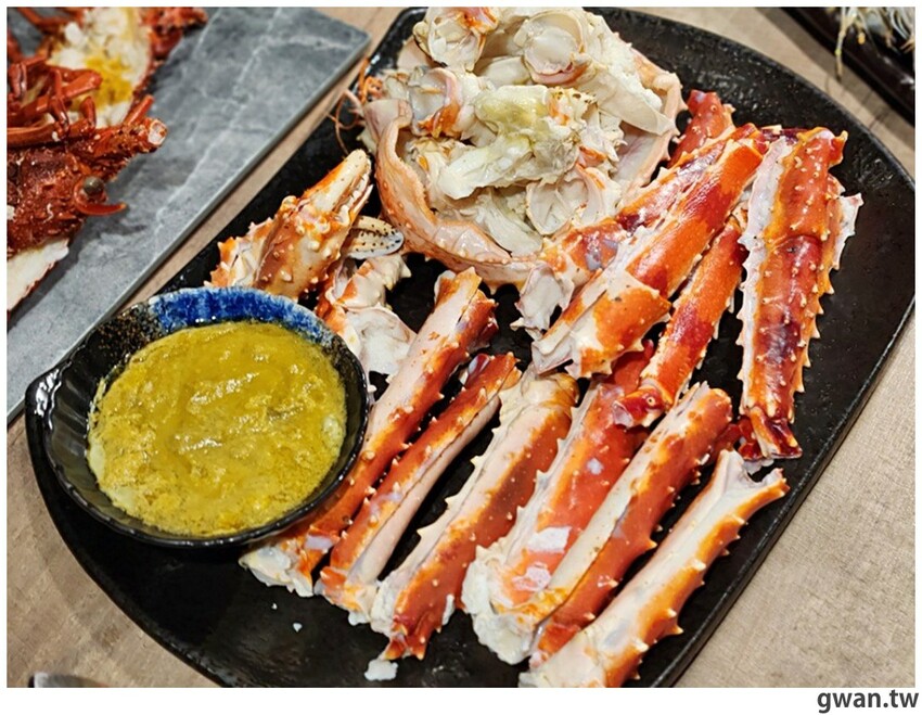 比必勝客更有梗！台中火鍋店居然推出冰塊火鍋，你阿爸在後面有點火ＸＤ