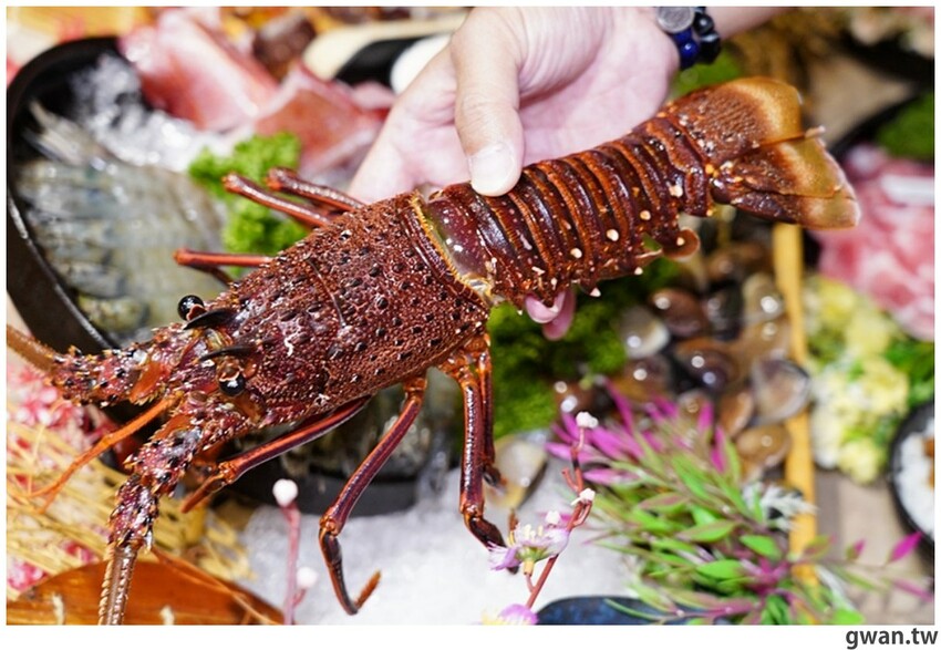 比必勝客更有梗！台中火鍋店居然推出冰塊火鍋，你阿爸在後面有點火ＸＤ