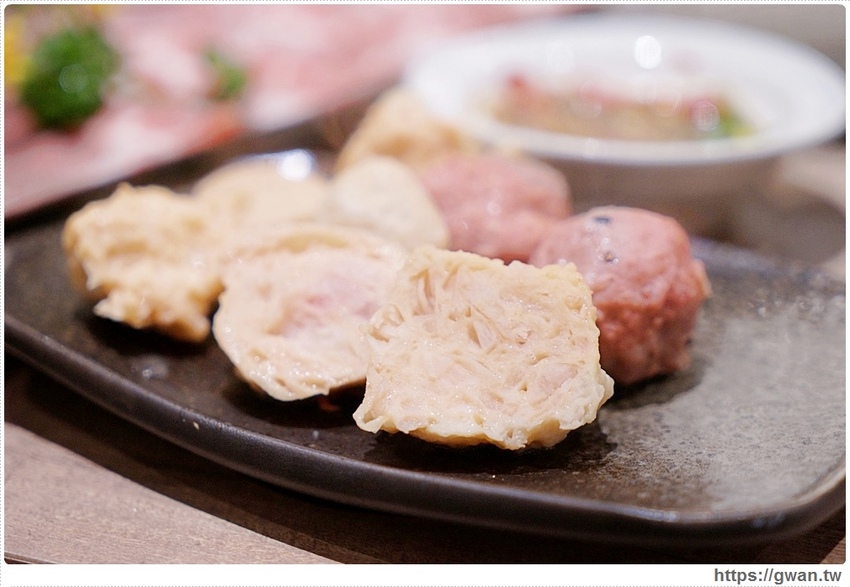 快約豬朋友來吃鍋，台中超狂點火鍋送龍蝦，屬『豬』的再加碼一盤嫩豚豬！！