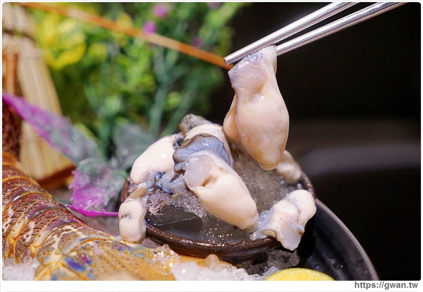 快約豬朋友來吃鍋，台中超狂點火鍋送龍蝦，屬『豬』的再加碼一盤嫩豚豬！！