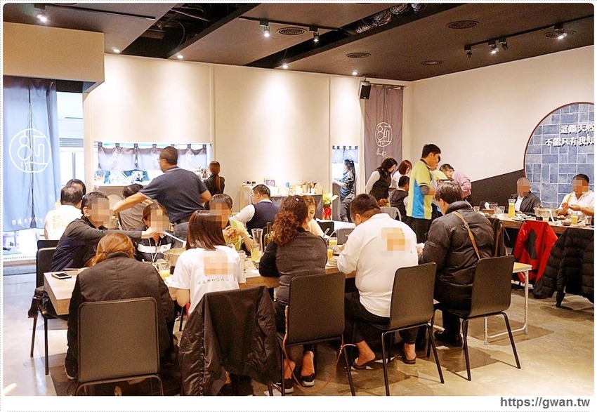 快約豬朋友來吃鍋，台中超狂點火鍋送龍蝦，屬『豬』的再加碼一盤嫩豚豬！！