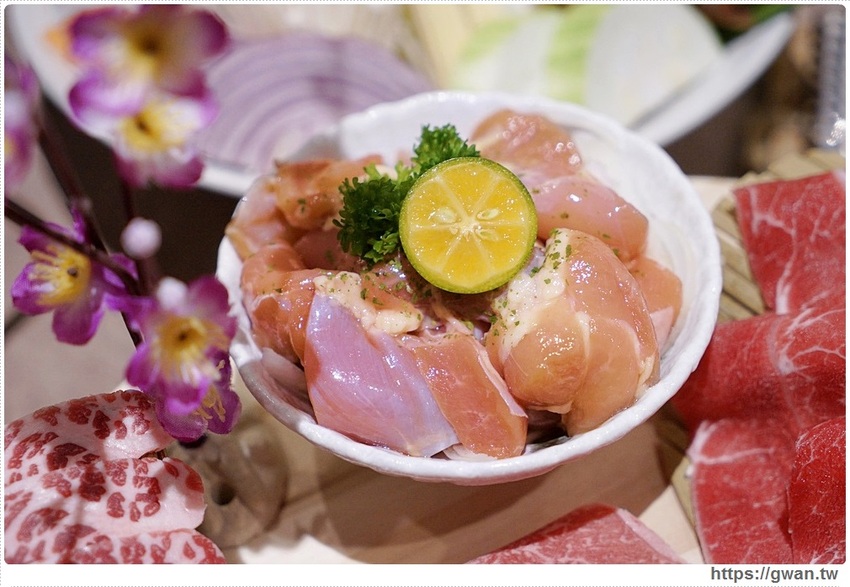 快約豬朋友來吃鍋，台中超狂點火鍋送龍蝦，屬『豬』的再加碼一盤嫩豚豬！！