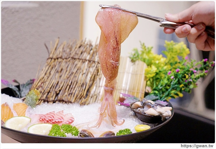 快約豬朋友來吃鍋，台中超狂點火鍋送龍蝦，屬『豬』的再加碼一盤嫩豚豬！！