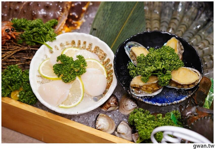 比必勝客更有梗！台中火鍋店居然推出冰塊火鍋，你阿爸在後面有點火ＸＤ