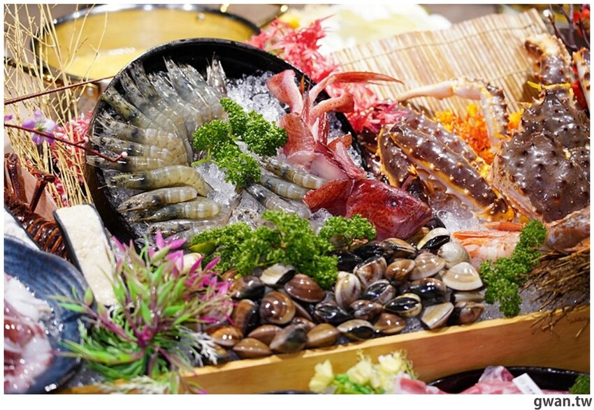 比必勝客更有梗！台中火鍋店居然推出冰塊火鍋，你阿爸在後面有點火ＸＤ