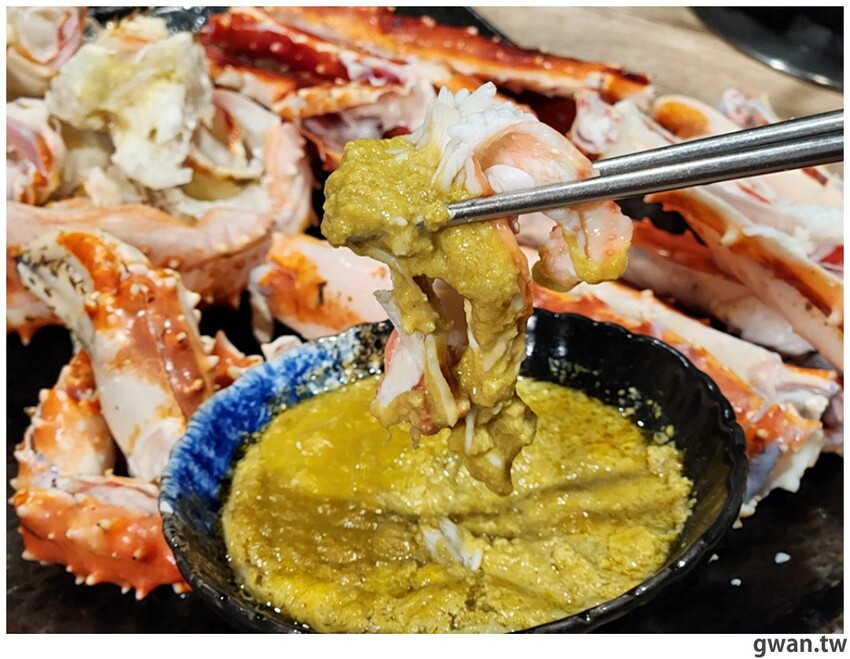 比必勝客更有梗！台中火鍋店居然推出冰塊火鍋，你阿爸在後面有點火ＸＤ