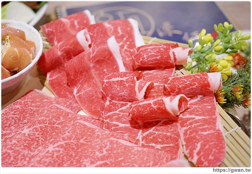 快約豬朋友來吃鍋，台中超狂點火鍋送龍蝦，屬『豬』的再加碼一盤嫩豚豬！！