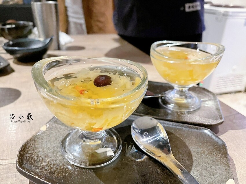 深紅汕頭鍋物 台中崇德店，台中超狂的屠龍計劃整排活體龍蝦海鮮等你來挑戰 - Cyndi love’s 享食天堂