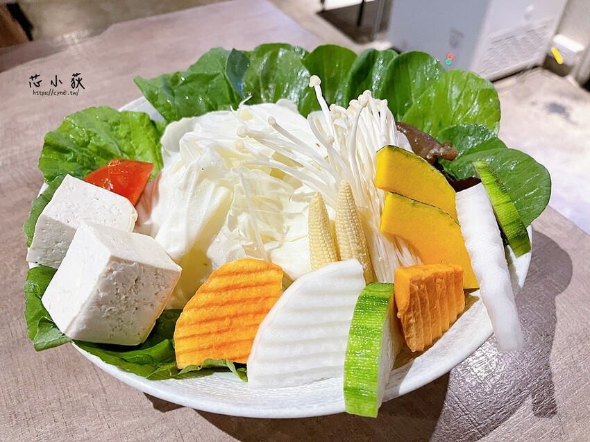 深紅汕頭鍋物 台中崇德店，台中超狂的屠龍計劃整排活體龍蝦海鮮等你來挑戰 - Cyndi love’s 享食天堂