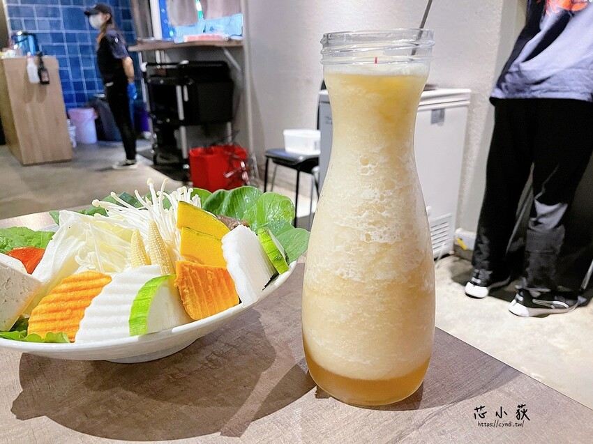 深紅汕頭鍋物 台中崇德店，台中超狂的屠龍計劃整排活體龍蝦海鮮等你來挑戰 - Cyndi love’s 享食天堂