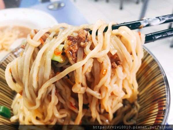 圓圓家愛吃貨-《宜蘭蘇澳》平價鮮魚湯好好喝，一大碗只要NT$70元~新鮮現撈真美味