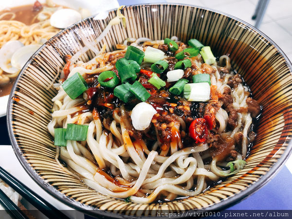 圓圓家愛吃貨-《宜蘭蘇澳》平價鮮魚湯好好喝，一大碗只要NT$70元~新鮮現撈真美味