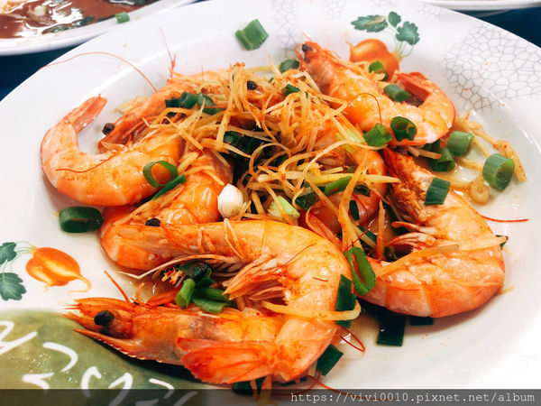 圓圓家愛吃貨-《宜蘭蘇澳》平價鮮魚湯好好喝，一大碗只要NT$70元~新鮮現撈真美味