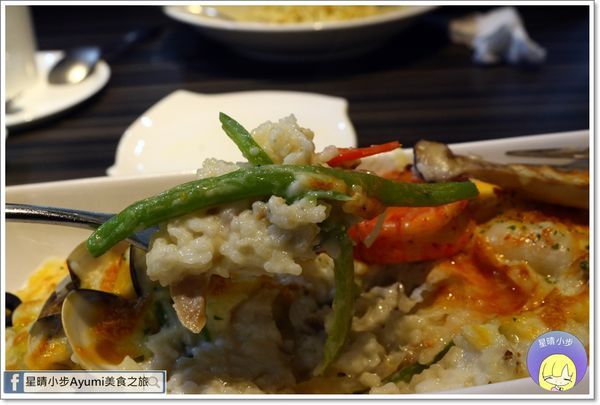 洋城義大利麵餐廳：[食記]►台南永康區◄洋城義大利餐廳－中正家樂福店/情侶約會餐廳/乳酪蛋黃雞胸義大利麵/焗烤地中海海鮮燉飯