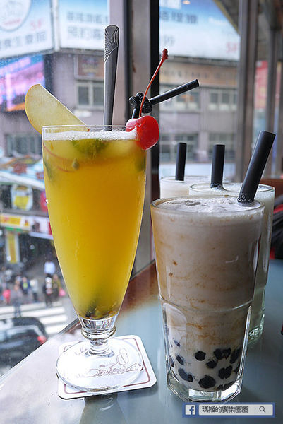 基隆廟口美食【大嘴巴茶坊】基隆火鍋。基隆美式料理。基隆飛鏢旗艦店。不限時提供WIFI聊天泡茶好去處