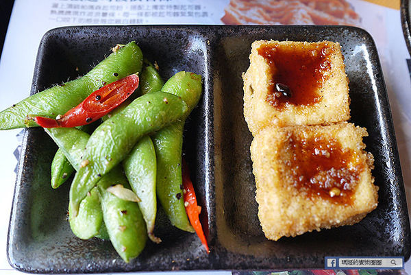 基隆廟口美食【大嘴巴茶坊】基隆火鍋。基隆美式料理。基隆飛鏢旗艦店。不限時提供WIFI聊天泡茶好去處