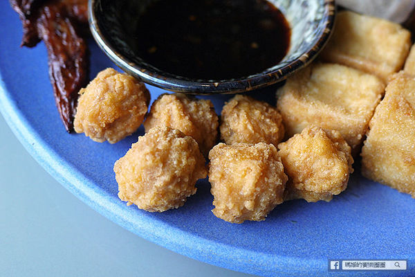 基隆廟口美食【大嘴巴茶坊】基隆火鍋。基隆美式料理。基隆飛鏢旗艦店。不限時提供WIFI聊天泡茶好去處