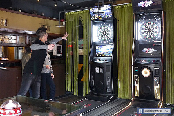 基隆廟口美食【大嘴巴茶坊】基隆火鍋。基隆美式料理。基隆飛鏢旗艦店。不限時提供WIFI聊天泡茶好去處