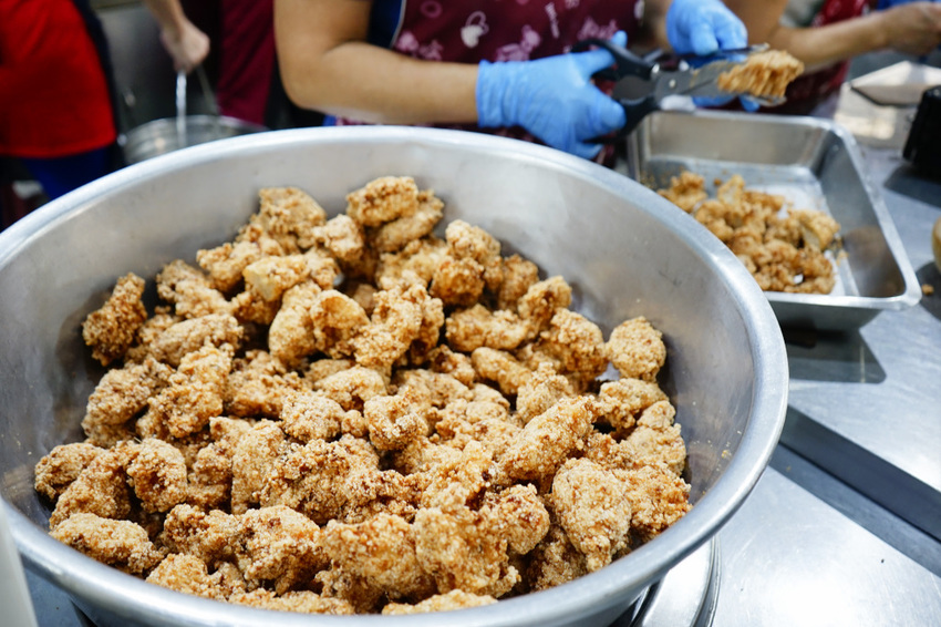 台南｜火城麵店 60年的美味傳承 外酥內軟Q的九母魚酥(狗母魚酥)