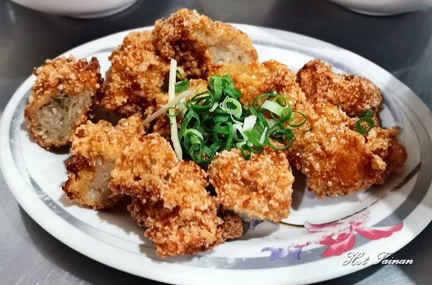 【台南美食】台南南區灣裡必吃美食，超過一甲子的灣裡火城麵！九母魚酥必點~ - 熱血玩台南。跳躍新世界