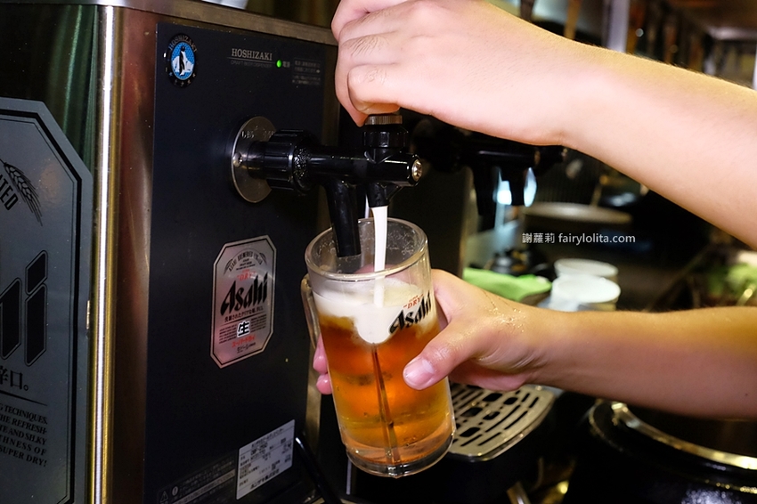 肉多多超市燒肉（台中大墩店）。全台首創第一家超市燒肉，日本A5和牛、波士頓龍蝦、現撈平價海鮮，想吃什麼自己拿！ @蹦啾♥謝蘿莉 La vie heureuse