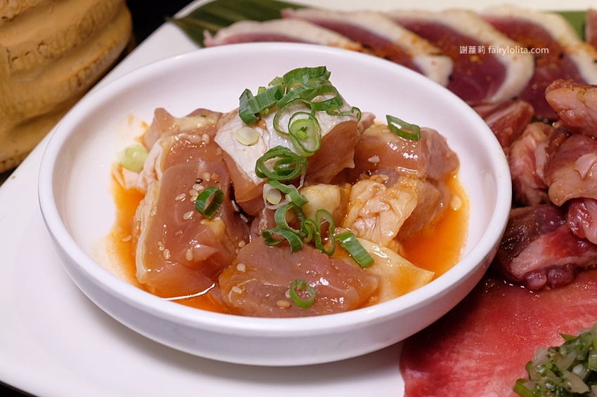 肉多多超市燒肉（台中大墩店）。全台首創第一家超市燒肉，日本A5和牛、波士頓龍蝦、現撈平價海鮮，想吃什麼自己拿！ @蹦啾♥謝蘿莉 La vie heureuse