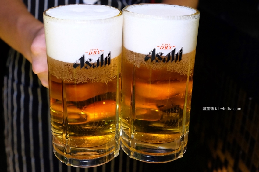 肉多多超市燒肉（台中大墩店）。全台首創第一家超市燒肉，日本A5和牛、波士頓龍蝦、現撈平價海鮮，想吃什麼自己拿！ @蹦啾♥謝蘿莉 La vie heureuse