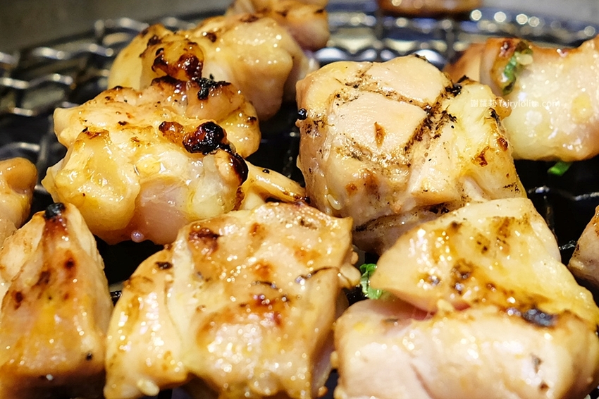 肉多多超市燒肉（台中大墩店）。全台首創第一家超市燒肉，日本A5和牛、波士頓龍蝦、現撈平價海鮮，想吃什麼自己拿！ @蹦啾♥謝蘿莉 La vie heureuse