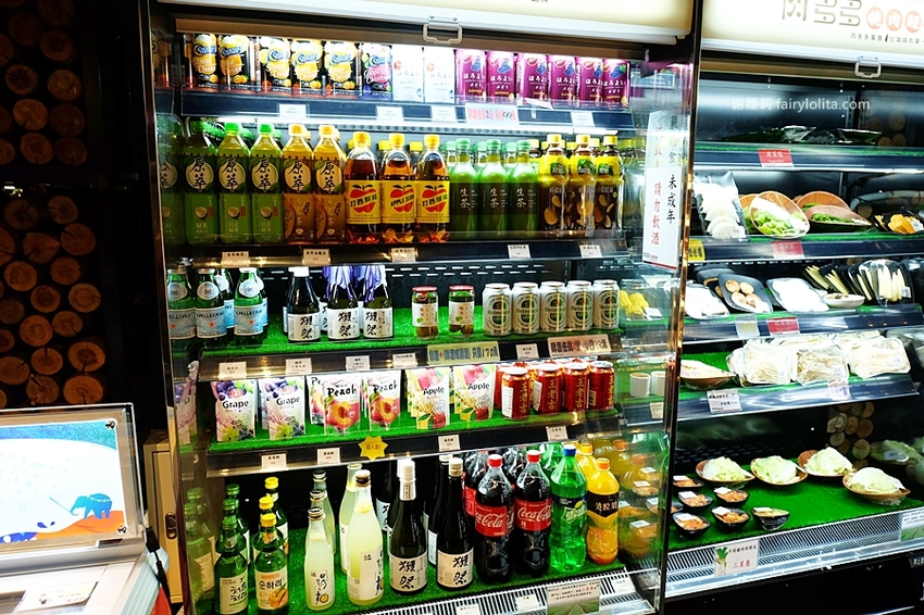 肉多多超市燒肉（台中大墩店）。全台首創第一家超市燒肉，日本A5和牛、波士頓龍蝦、現撈平價海鮮，想吃什麼自己拿！ @蹦啾♥謝蘿莉 La vie heureuse