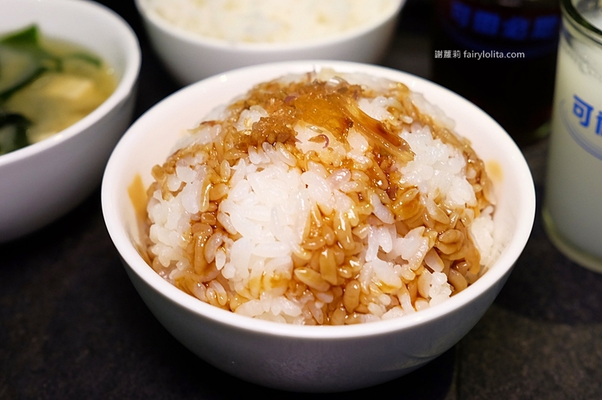 肉多多超市燒肉（台中大墩店）。全台首創第一家超市燒肉，日本A5和牛、波士頓龍蝦、現撈平價海鮮，想吃什麼自己拿！ @蹦啾♥謝蘿莉 La vie heureuse