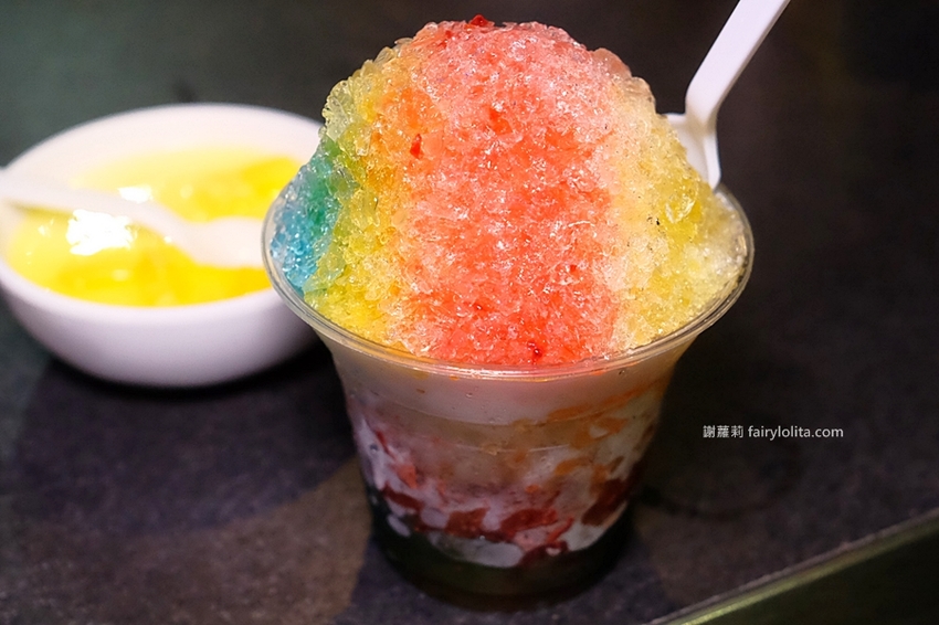 肉多多超市燒肉（台中大墩店）。全台首創第一家超市燒肉，日本A5和牛、波士頓龍蝦、現撈平價海鮮，想吃什麼自己拿！ @蹦啾♥謝蘿莉 La vie heureuse