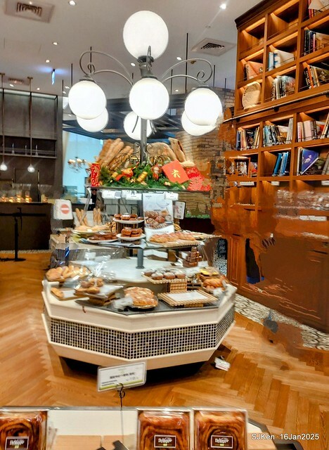微風南山百貨法國麵包店(Le Boulanger de monge  at Breeze Nanshan department store), SJKen , Jan 17, 2023.