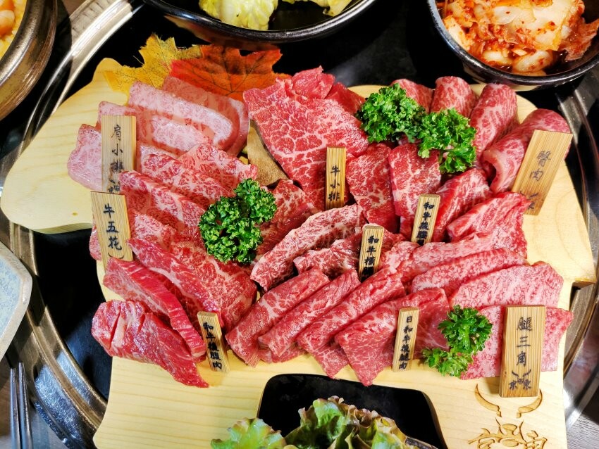 【台北東區燒肉】京東燒肉.一頭牛套餐,可吃到日本和牛等九種肉品!