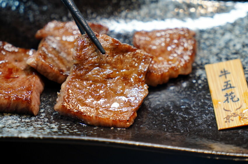 【台北東區燒肉】京東燒肉.一頭牛套餐,可吃到日本和牛等九種肉品!