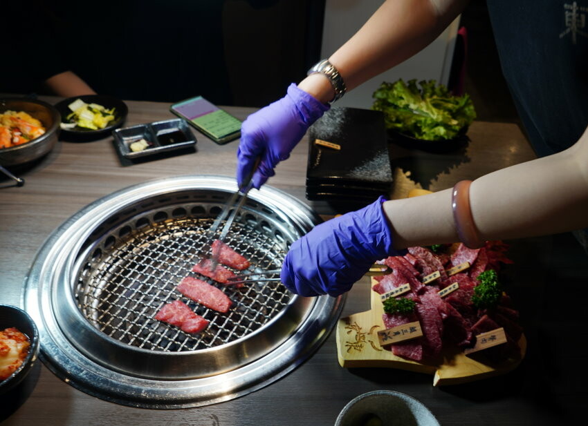 【台北東區燒肉】京東燒肉.一頭牛套餐,可吃到日本和牛等九種肉品!