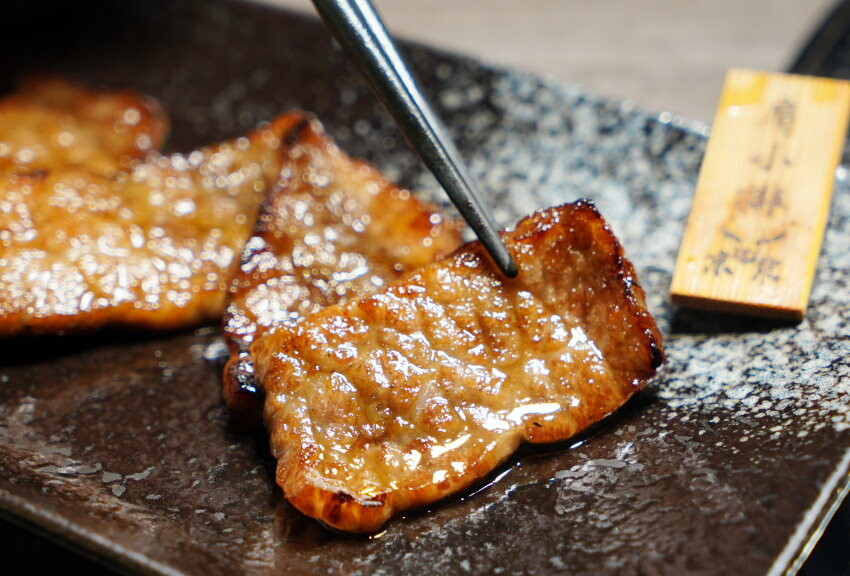 【台北東區燒肉】京東燒肉.一頭牛套餐,可吃到日本和牛等九種肉品!