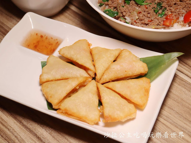 新莊美食『享食泰』泰式拉麵/啾心蝦餅/泰式奶茶/打拋牛肉飯