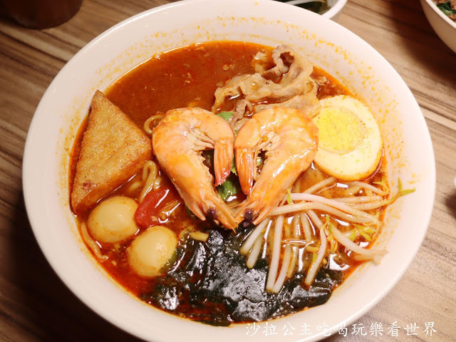 新莊美食『享食泰』泰式拉麵/啾心蝦餅/泰式奶茶/打拋牛肉飯