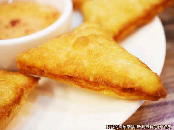 享食泰13-蝦餅特寫.JPG